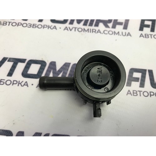 Клапан вентиляції картерних газів Volkswagen Golf 7 1.4 2012-2020 04E103175M